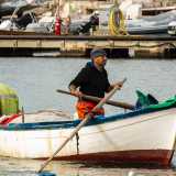 Ancora oggi questa � la patria dei varchecedd�re, che di notte, muniti di lampara, si dedicano alla pesca di polpi e �ciambotto� nell�immediato largo costiero. Il tutto a bordo dei classici e colorati gozzi, le piccole imbarcazioni in legno costruite dai maestri d�ascia negli anni passati